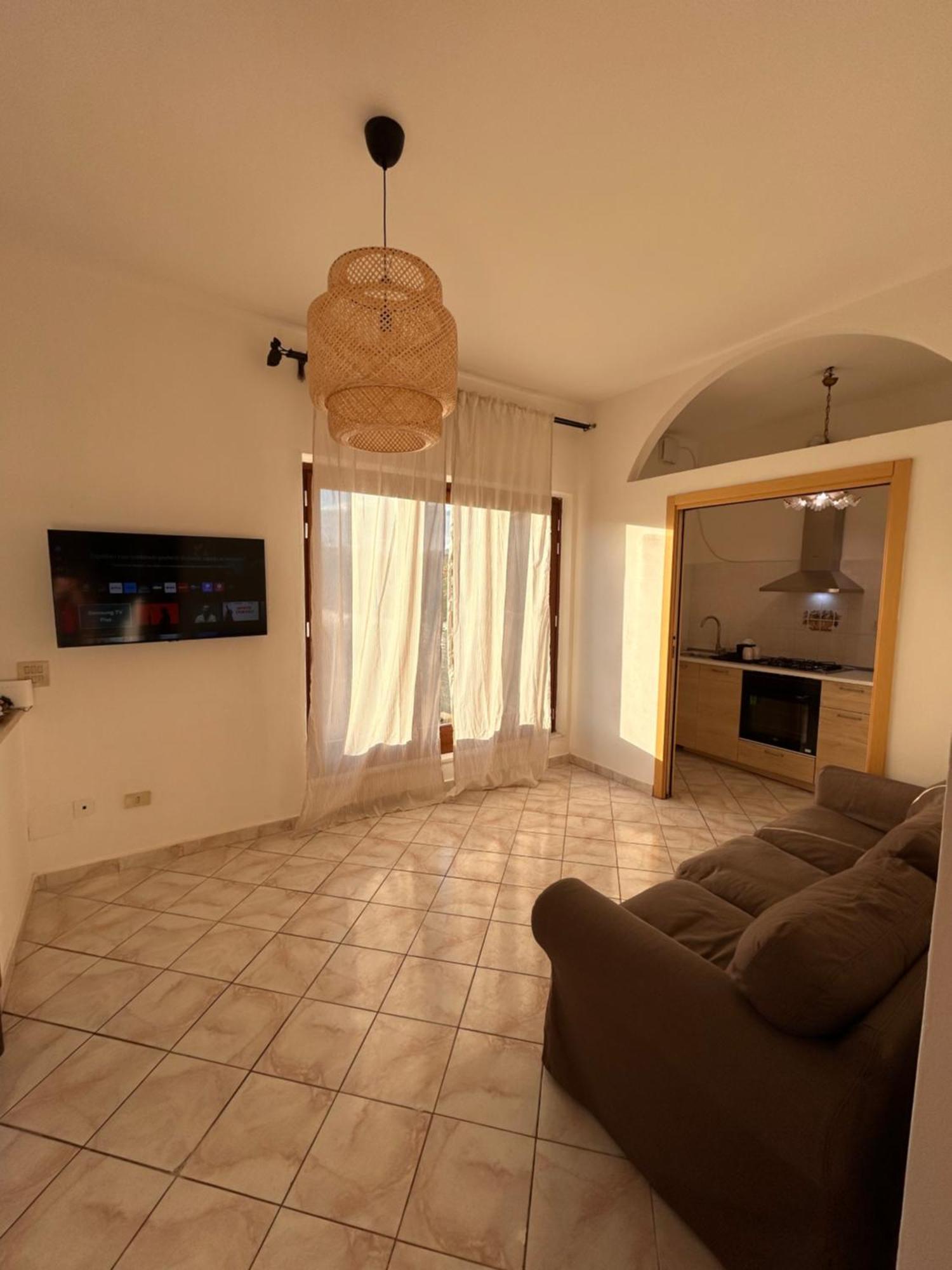 Sunny Apartment Marina di Massa Exterior foto